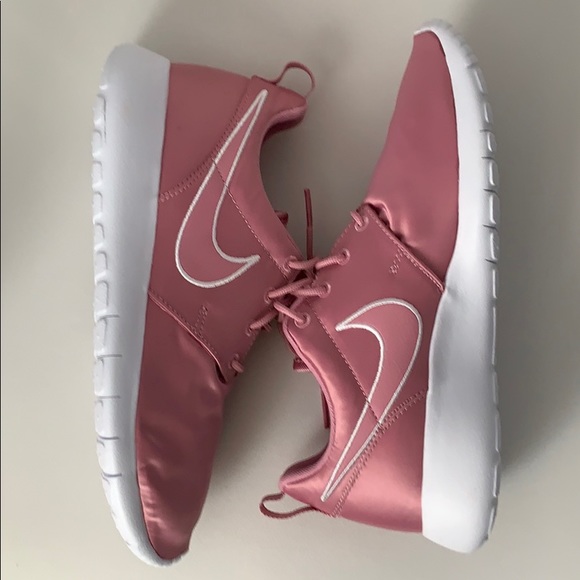 Nike Roshe One GS elemental pink 599729 618 - Picture 3 of 7
